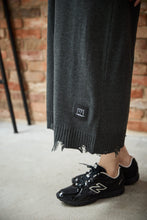 画像をギャラリービューアに読み込む, Grunge Knit Dress Charcoal