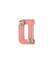 画像をギャラリービューアに読み込む, D-Synthetic Leather Alphabet Brooch Coral pink