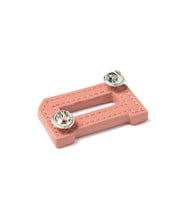 画像をギャラリービューアに読み込む, D-Synthetic Leather Alphabet Brooch Coral pink