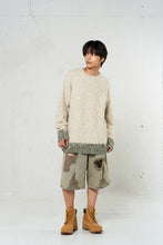 画像をギャラリービューアに読み込む, 446-Leather Emblem Bicolour Knitted Pullover Beige
