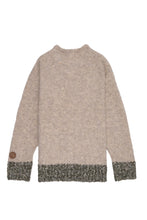 画像をギャラリービューアに読み込む, 446-Leather Emblem Bicolour Knitted Pullover Beige