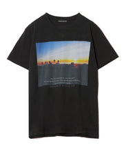 画像をギャラリービューアに読み込む, LA Photo Print T-Shirt Black×Sunset
