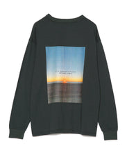 画像をギャラリービューアに読み込む, 【数量限定商品】LA Photo Print Long Sleeve T-Shirt Green