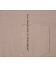 画像をギャラリービューアに読み込む, Message Print With Pocket T-shirt Beige