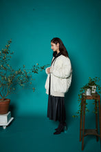 画像をギャラリービューアに読み込む, DFS Emblem MA-1 Ecru