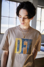 画像をギャラリービューアに読み込む, DFS-Crack Logo T-shirt Beige