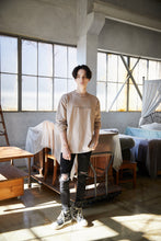 画像をギャラリービューアに読み込む, DOUBLE FOUR SIX- Message Print Long Sleeve T-shirt Beige