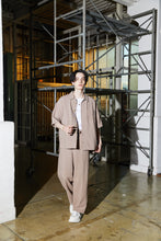 画像をギャラリービューアに読み込む, 【数量限定商品】DOUBLE FOUR SIX- Back Logo Linen Stripe Shirt Greige