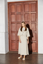 画像をギャラリービューアに読み込む, 【数量限定商品】DOUBLE FOUR SIX- Back Logo Linen Stripe Shirt Beige