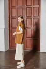 画像をギャラリービューアに読み込む, DOUBLE FOUR SIX- Cursive Logo Sleeveless Vest Brown