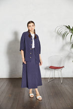 画像をギャラリービューアに読み込む, 【数量限定商品】DOUBLE FOUR SIX- Back Logo Linen Stripe Shirt Navy