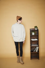 画像をギャラリービューアに読み込む, 【数量限定商品】Oversize Mock Neck Long Sleeve Sweat Shirts Oatmeal