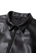 画像をギャラリービューアに読み込む, 446 Silicon Print Logo Blouson Black
