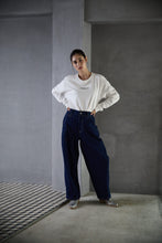 画像をギャラリービューアに読み込む, Barrel Leg One Wash Denim Pants Indigo Blue
