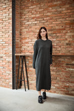 画像をギャラリービューアに読み込む, Grunge Knit Dress Charcoal
