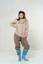画像をギャラリービューアに読み込む, DOUBLE FOUR SIX- Street Logo Long Sleeve T-shirt Beige
