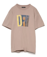 画像をギャラリービューアに読み込む, DFS-Crack Logo T-shirt Beige
