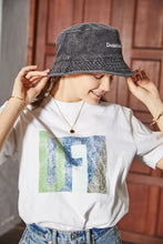 画像をギャラリービューアに読み込む, 【数量限定商品】DOUBLE FOUR SIX Cursive Logo Denim Bucket Hat

