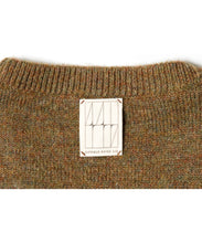画像をギャラリービューアに読み込む, 446 Emblem cardigan khaki

