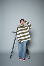 画像をギャラリービューアに読み込む, 【数量限定商品】Oversize Mock Neck Stripe Long Sleeve T-Shirts Khaki
